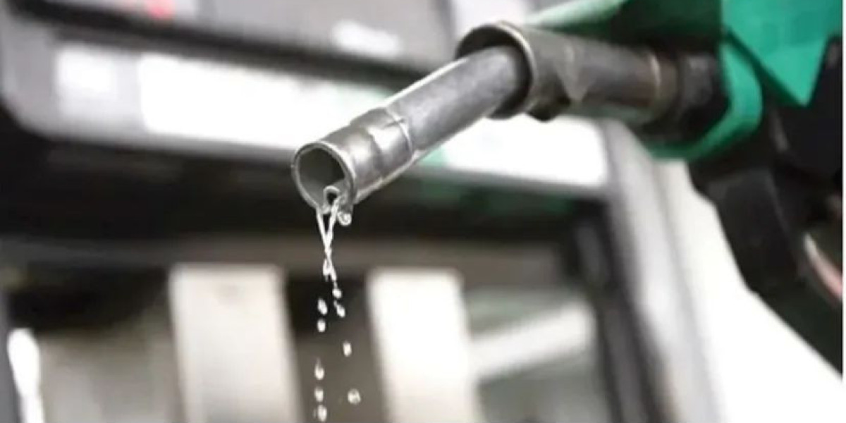 Dangote Refinery Reduces Petrol Price to ₦1,075 Per Litre, Diesel Drops to ₦1,430